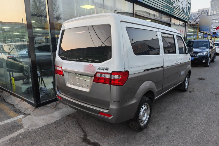 金杯 小海狮X30 2024款 1.5L 财富型客车 5/6/7座车身外观6006