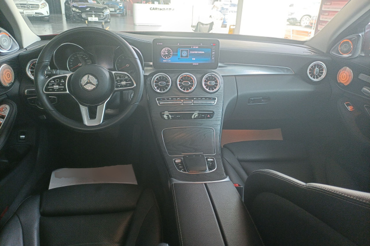 奔驰C级 2019款 C 260 L 运动版中控内饰12