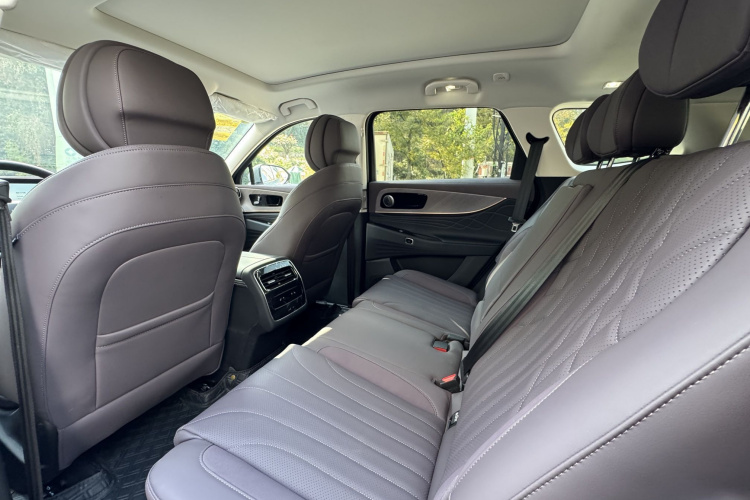 奇瑞 瑞虎9 C-DM 2025款 1.5T 106KM悦享版 7座 磷酸铁锂中控内饰7002