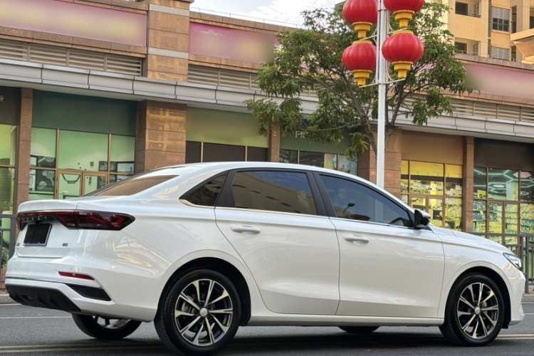 吉利汽车 帝豪 2025款 第4代 1.5L CVT尊贵型车身外观6006