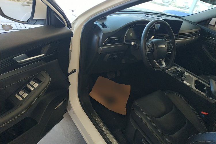 东南DX8S 2022款 1.5T DCT酋长版 7座中控内饰7003