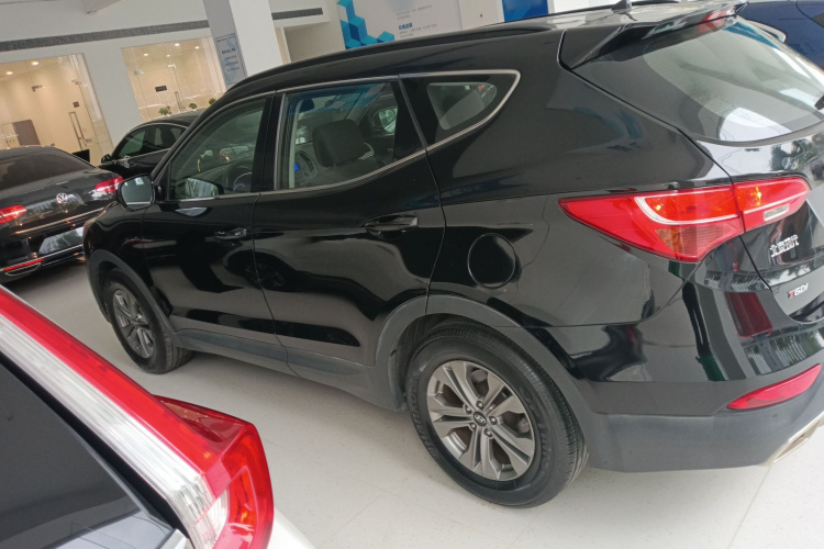 现代 胜达 2015款 2.0T 自动两驱舒适型 5座车身外观6003