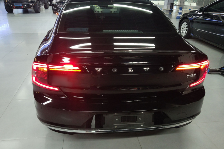 沃尔沃S90新能源 2025款 插电式混动 四驱长续航智逸豪华版车身外观6