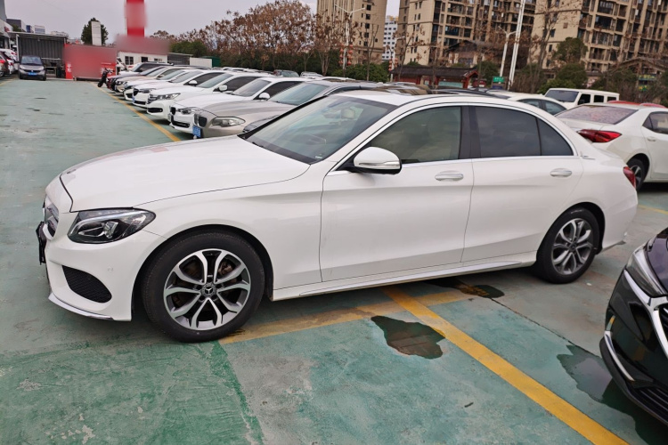 奔驰C级 2018款 C 180 L 时尚型运动版车身外观4