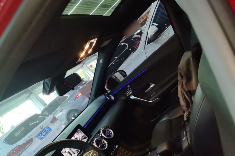 奔驰A级 2021款 A 200 L 运动轿车时尚型局部细节22