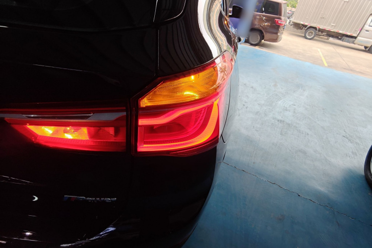 宝马X1 2016款 sDrive18Li 尊享型车身外观6002