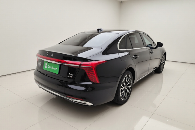 红旗H5 2025款 2.0T 自动旗畅版车身外观7