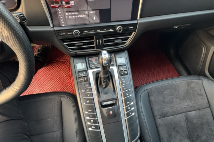 保时捷 2018款 Macan 2.0T中控内饰7008