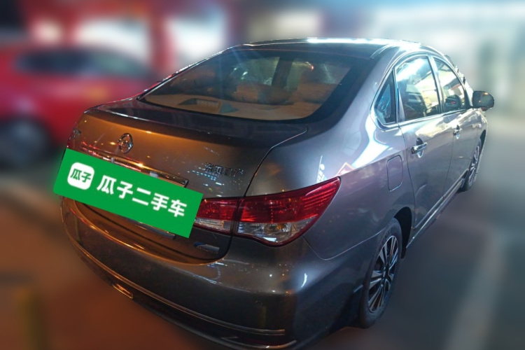 日产 轩逸 2018款 经典 1.6XE CVT舒适版车身外观7