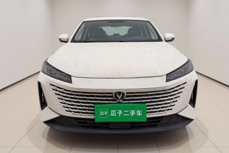 长安 逸达 2023款 蓝鲸NE 1.5T GDI DCT尊享型车身外观2