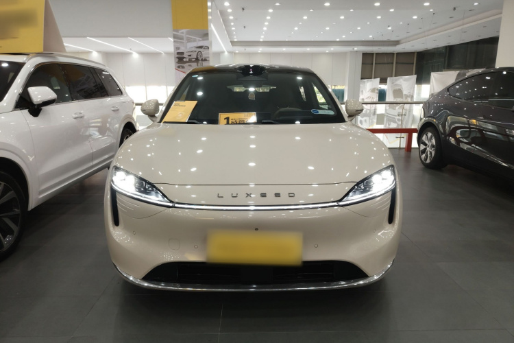 鸿蒙智行 智界R7 2025款 增程 251km Max车身外观2