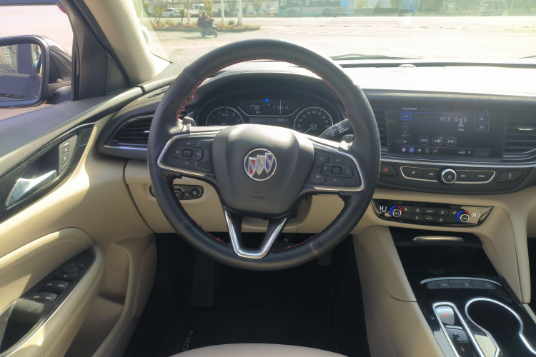 别克 君威 2021款 552T 精英型中控内饰13