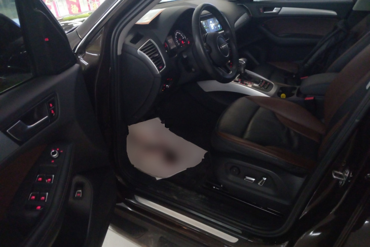 奥迪Q5 2017款 Plus 40 TFSI 技术型中控内饰19