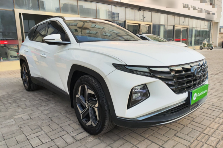 现代 2023款 途胜L 1.5T 自动两驱DLX豪华版车身外观3