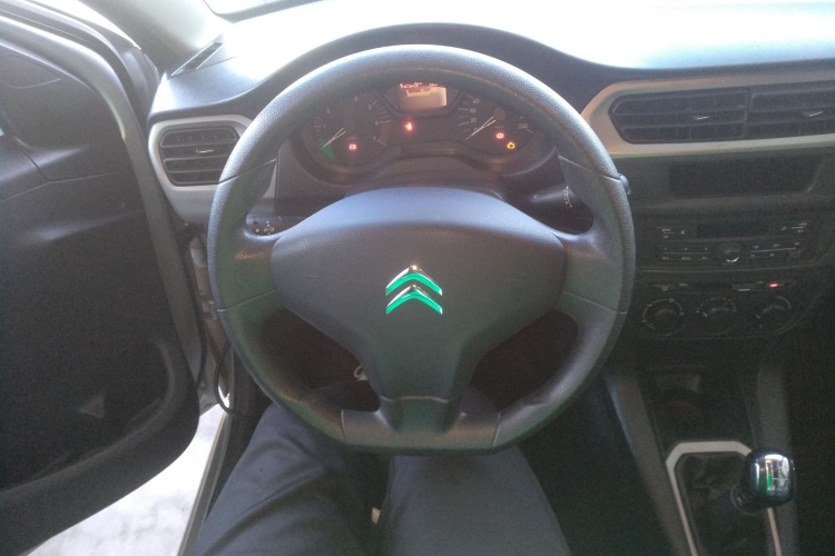 雪铁龙 爱丽舍 2016款 1.6L 手动时尚型局部细节13