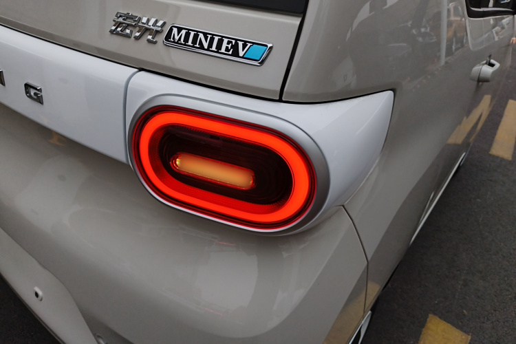 五菱汽车 宏光MINIEV 2024款 第三代 215km 青春版车身外观9