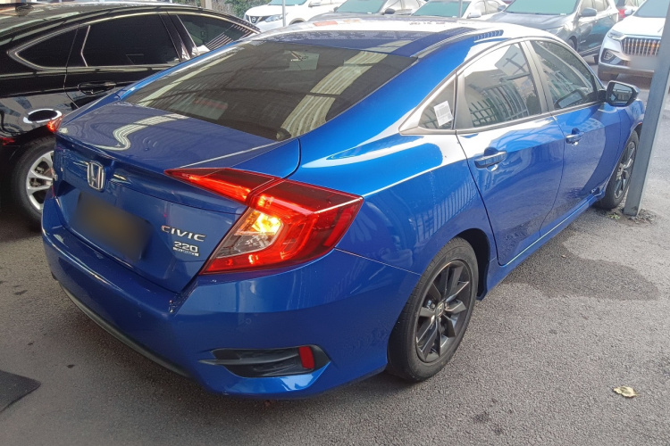 本田 思域 2019款 220TURBO 手动劲控版 国VI车身外观7