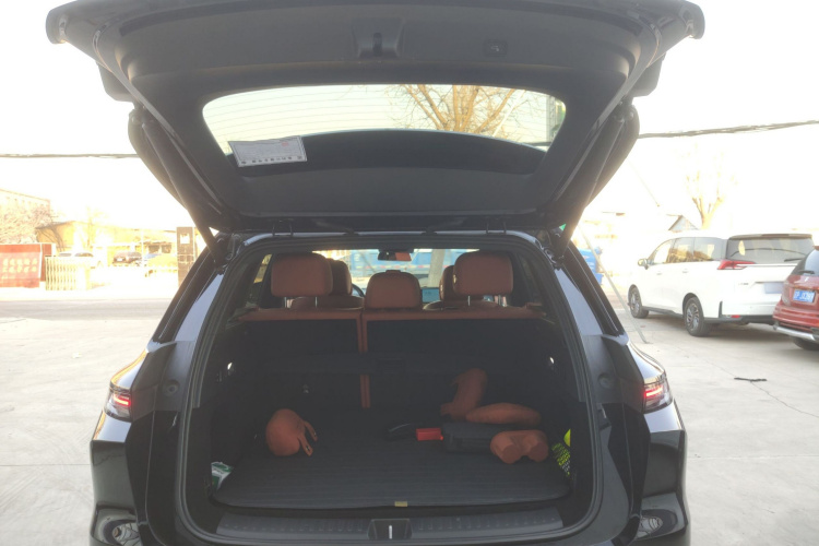 理想汽车 理想L6 2024款 Pro机舱底盘23