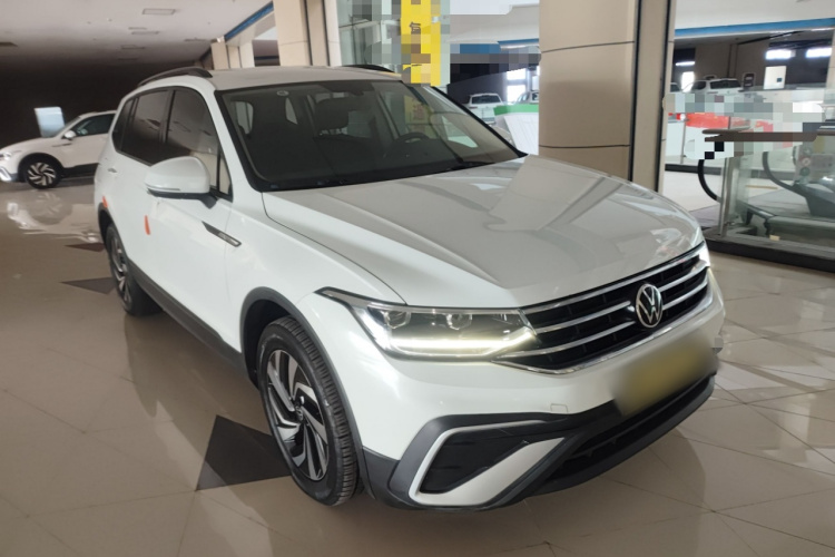 大众 途观L 2023款 330TSI 自动两驱舒享版车身外观3