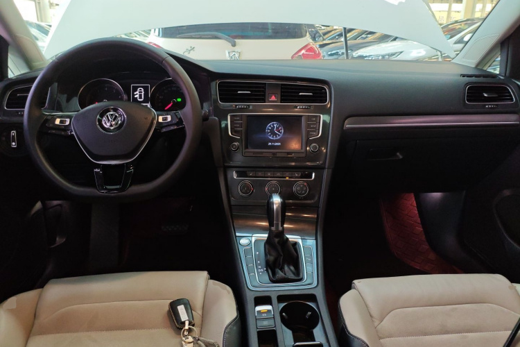 大众 高尔夫 2017款 230TSI 自动豪华百万辆纪念版中控内饰12