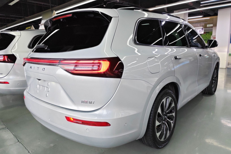 鸿蒙智行 问界M7 2024款 1.5T 智驾四驱Max版 6座车身外观7