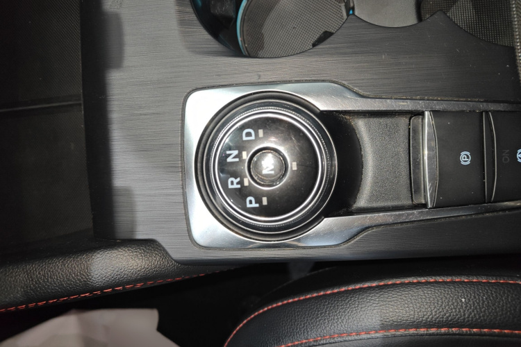 福特 福克斯 2020款 三厢 EcoBoost 180 自动ST Line局部细节18