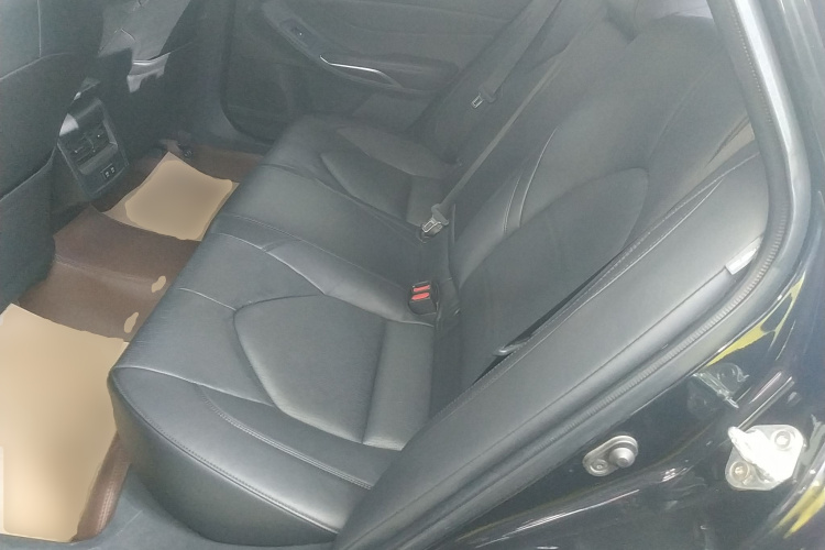 丰田 亚洲龙 2021款 2.5L 豪华版中控内饰7004