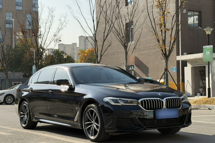 宝马5系 2022款 改款二 525Li M运动套装车身外观6001