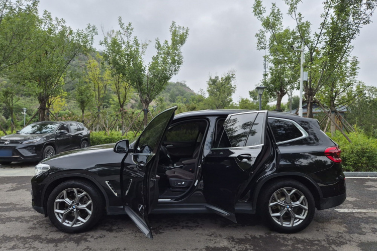 宝马X3 2021款 改款 xDrive28i 豪华套装车身外观6008