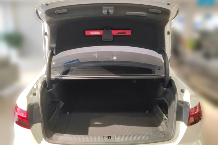 奥迪A4L 2024款 40 TFSI 豪华动感型中控内饰23