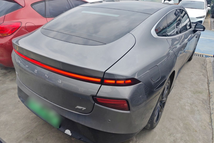 小鹏P7 2021款 480G车身外观7