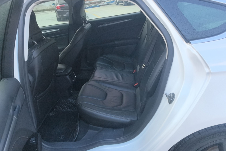 福特 蒙迪欧 2013款 2.0L GTDi240豪华运动型中控内饰21