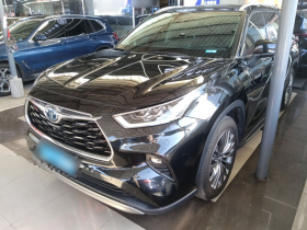 丰田 汉兰达 2022款 双擎 2.5L 四驱至尊版 7座