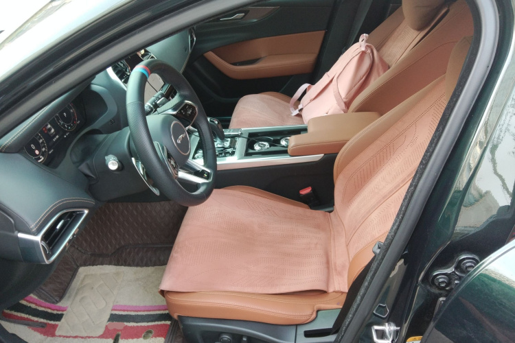 捷豹XEL 2023款 2.0T 250PS R-DYNAMIC S进取运动版中控内饰19