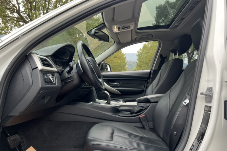 宝马3系 2015款 328Li xDrive时尚型中控内饰7004