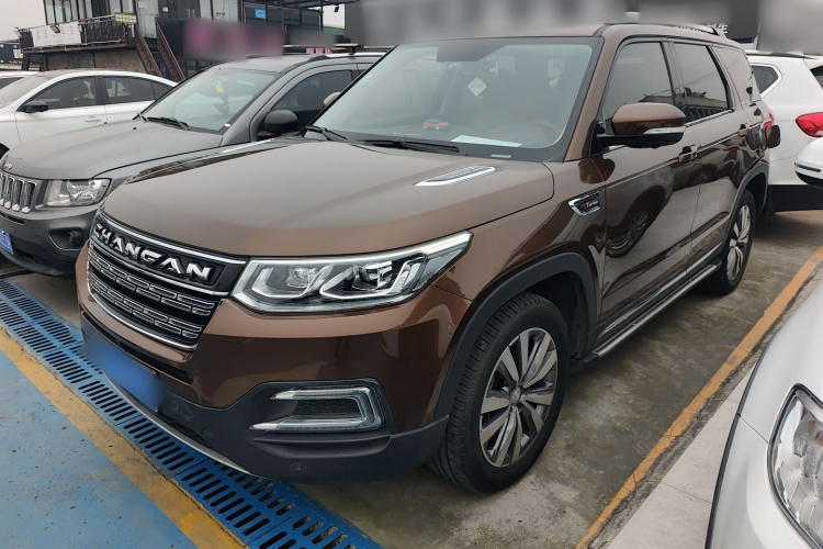 长安CS95 2017款 2.0T 两驱智拓版车身外观1