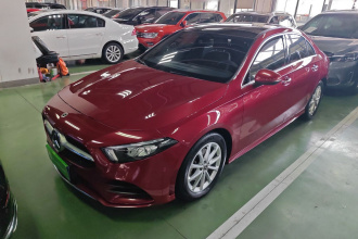 奔驰A级 2020款 改款 A 200 L 运动轿车动感型