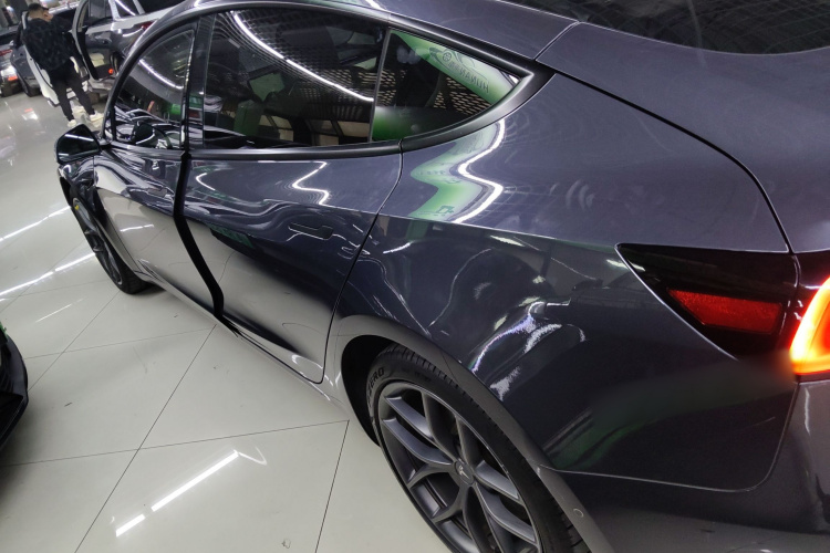 特斯拉 Model 3 2022款 Performance高性能全轮驱动版车身外观4
