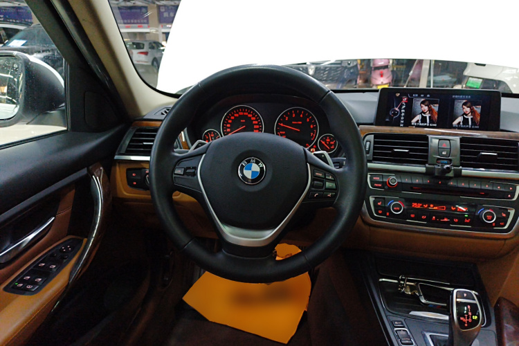 宝马3系 2015款 320Li 超悦版豪华设计套装局部细节13