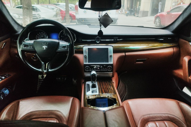 玛莎拉蒂 总裁 2013款 3.0T 标准型中控内饰12