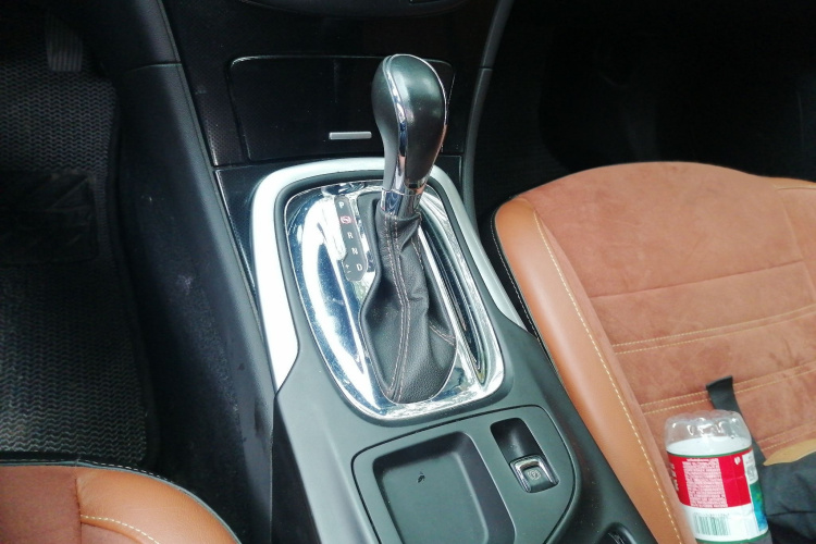 别克 君威 2015款 GS 2.0T 豪情运动版局部细节18