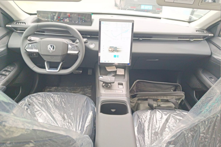 长安 逸动 2025款 蓝鲸 1.5T 500Bar尊贵型中控内饰7002