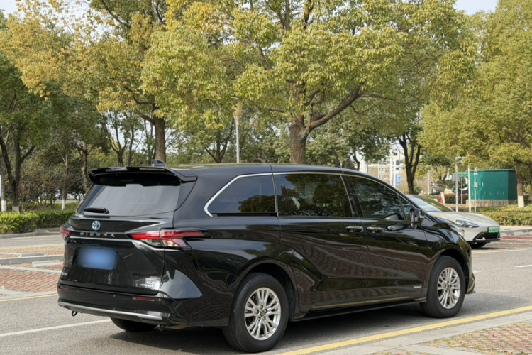 丰田 赛那SIENNA 2021款 2.5L混动 豪华版车身外观6002