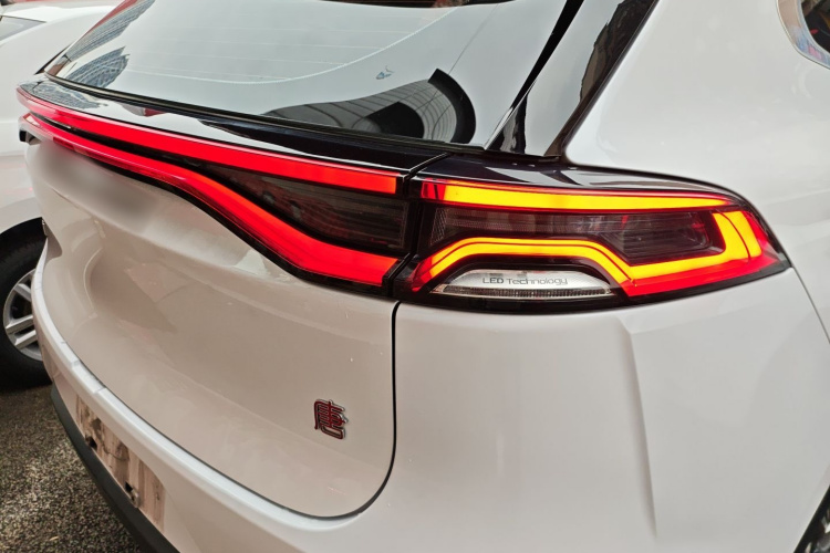 比亚迪 唐 2018款 2.0T 自动智联尊贵型 7座 国V车身外观6004