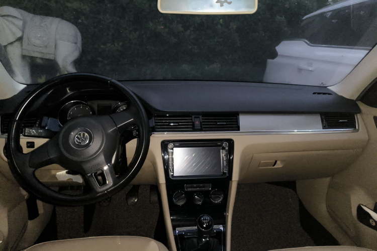 大众 宝来 2014款 1.6L 手动舒适型中控内饰12