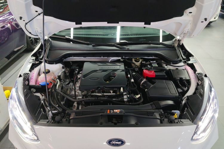 福特 福克斯 2021款 两厢 EcoBoost 180 自动锋潮型局部细节24