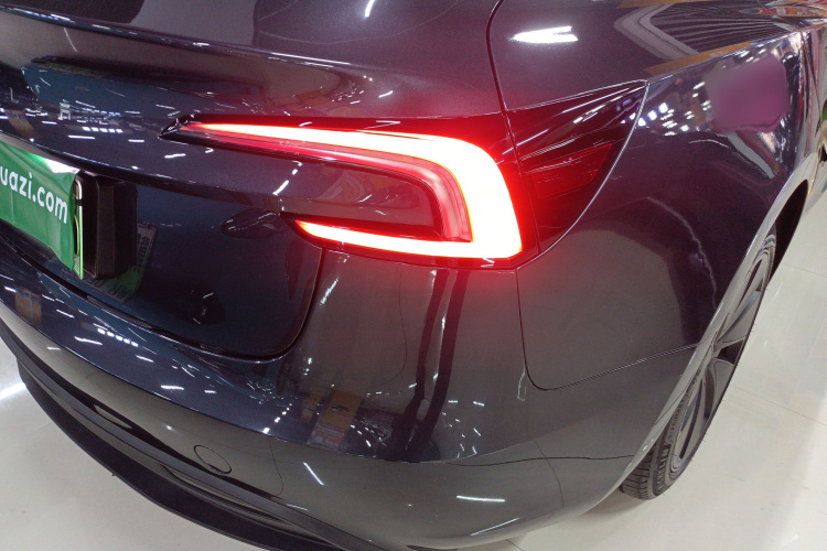特斯拉 Model 3 2023款 后轮驱动版车身外观6006