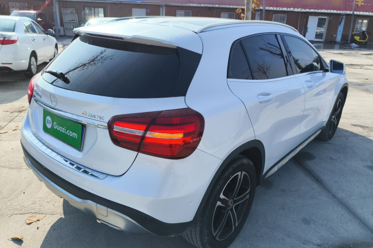 奔驰GLA 2018款 GLA 200 时尚型车身外观7