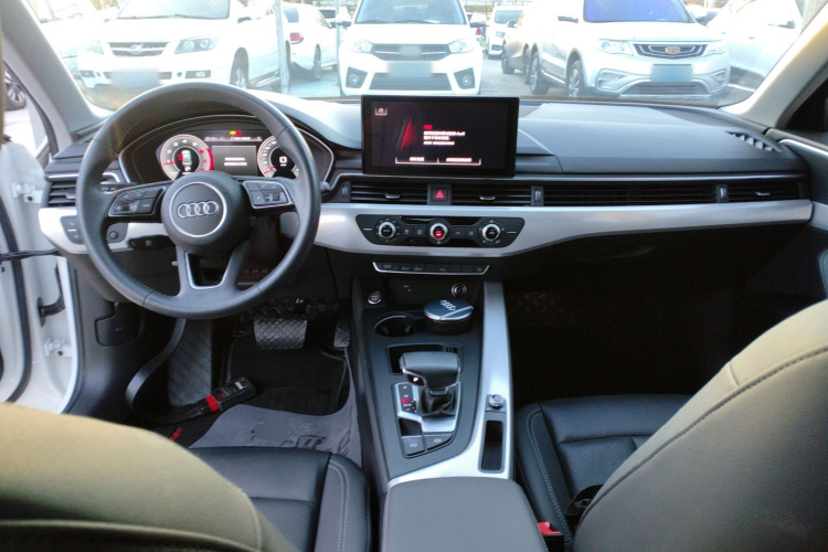 奥迪A4L 2020款 40 TFSI 时尚致雅型中控内饰7002