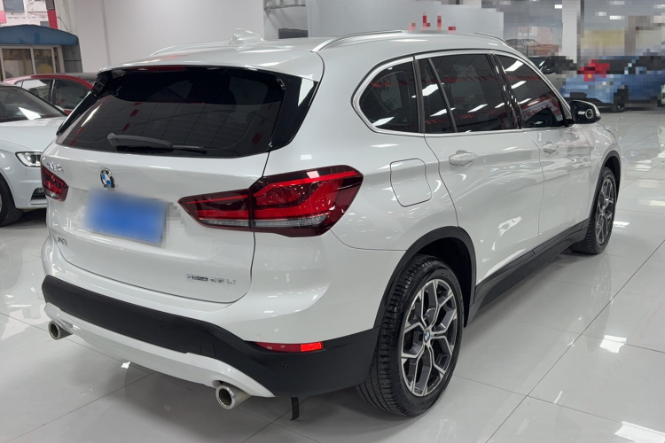 宝马X1 2022款 sDrive25Li 领先型车身外观6003